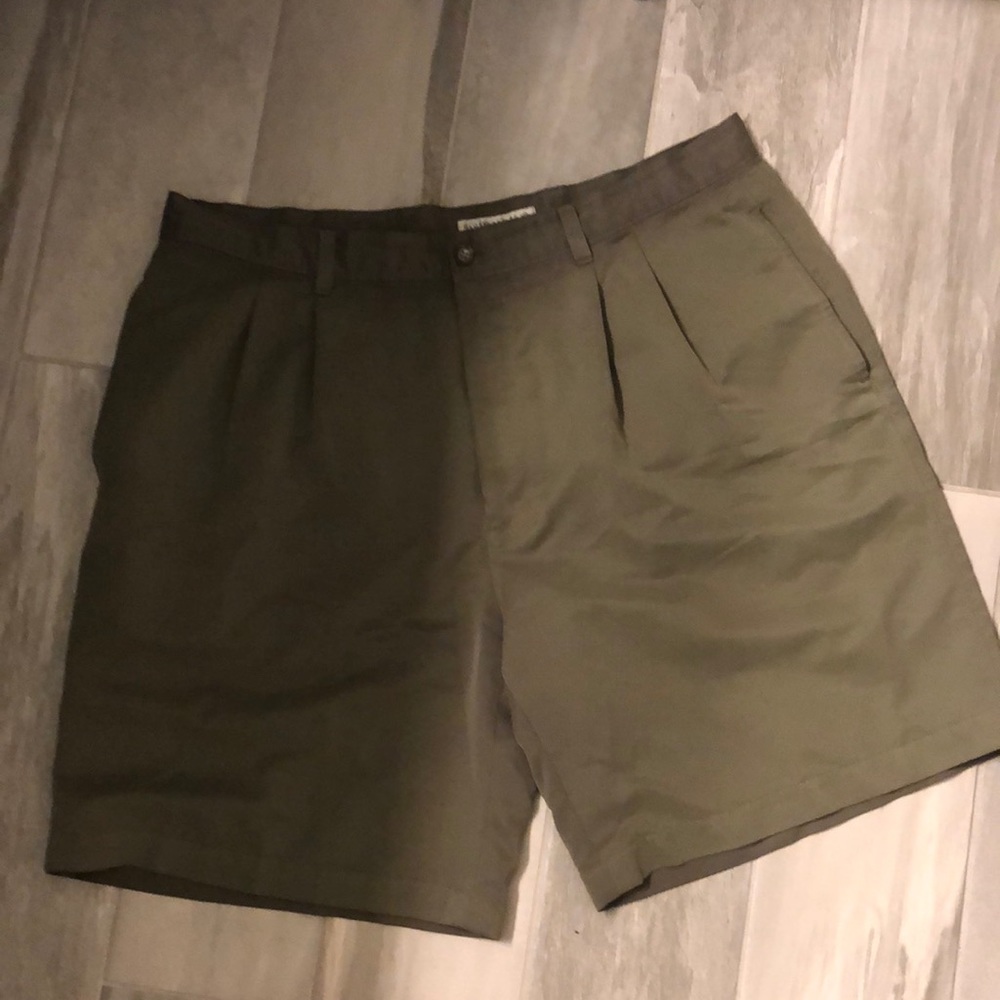 Geoffrey Beene Shorts size 38